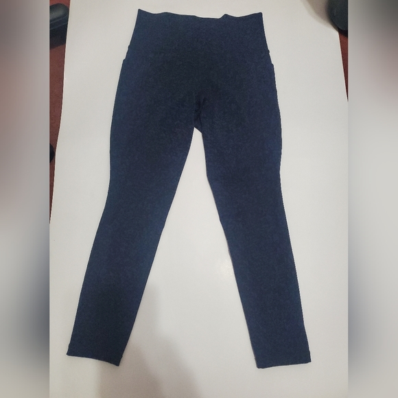 Athleta Salutation Stash Gravel Tight 7/8 - Picture 2 of 5